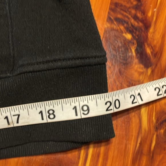 NWOT Large Selena black long sleeve graphic hooded sweater w/kangaroo pockets - Picture 15 of 15